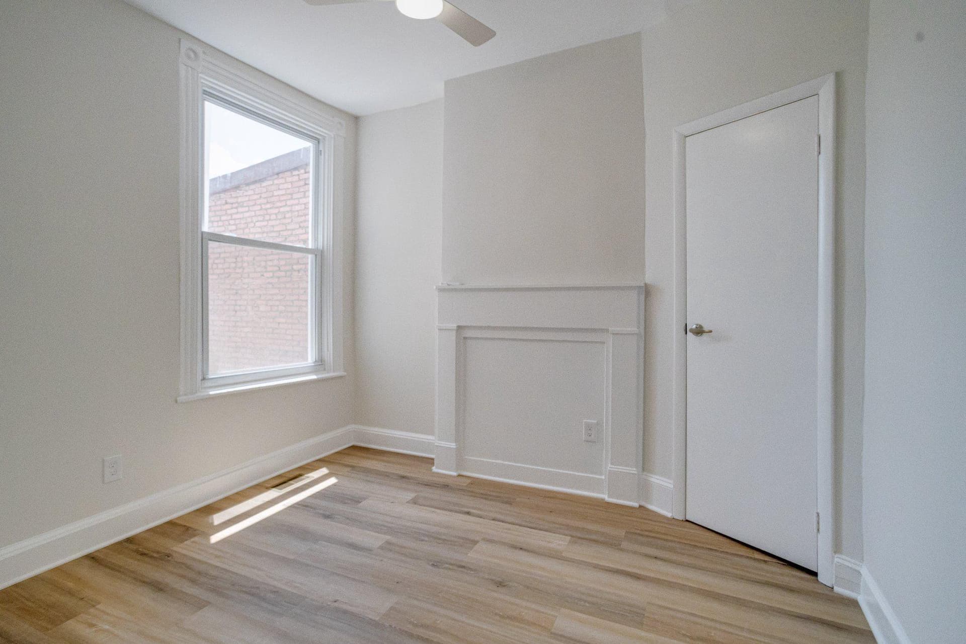 309 E 23rd Street photo 28