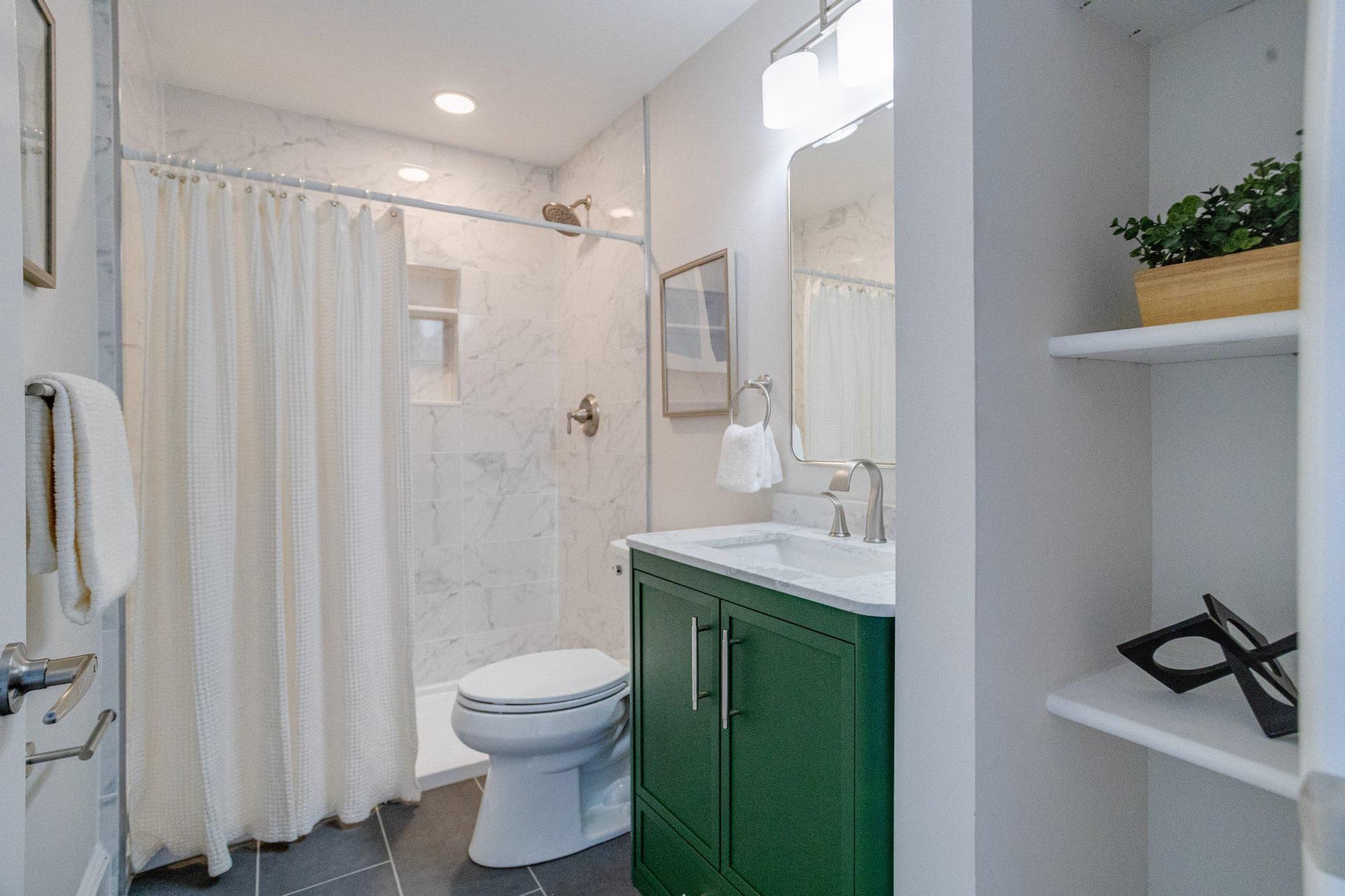309 E 23rd Street photo 40