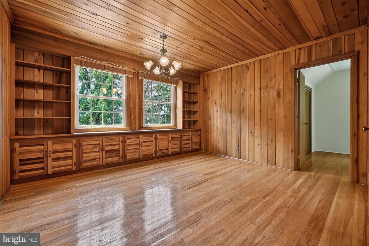 2119 Edmondson photo 49