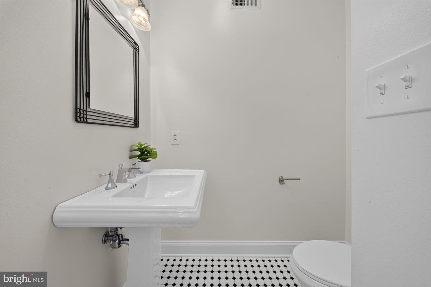 2932 Dillon Street photo 44