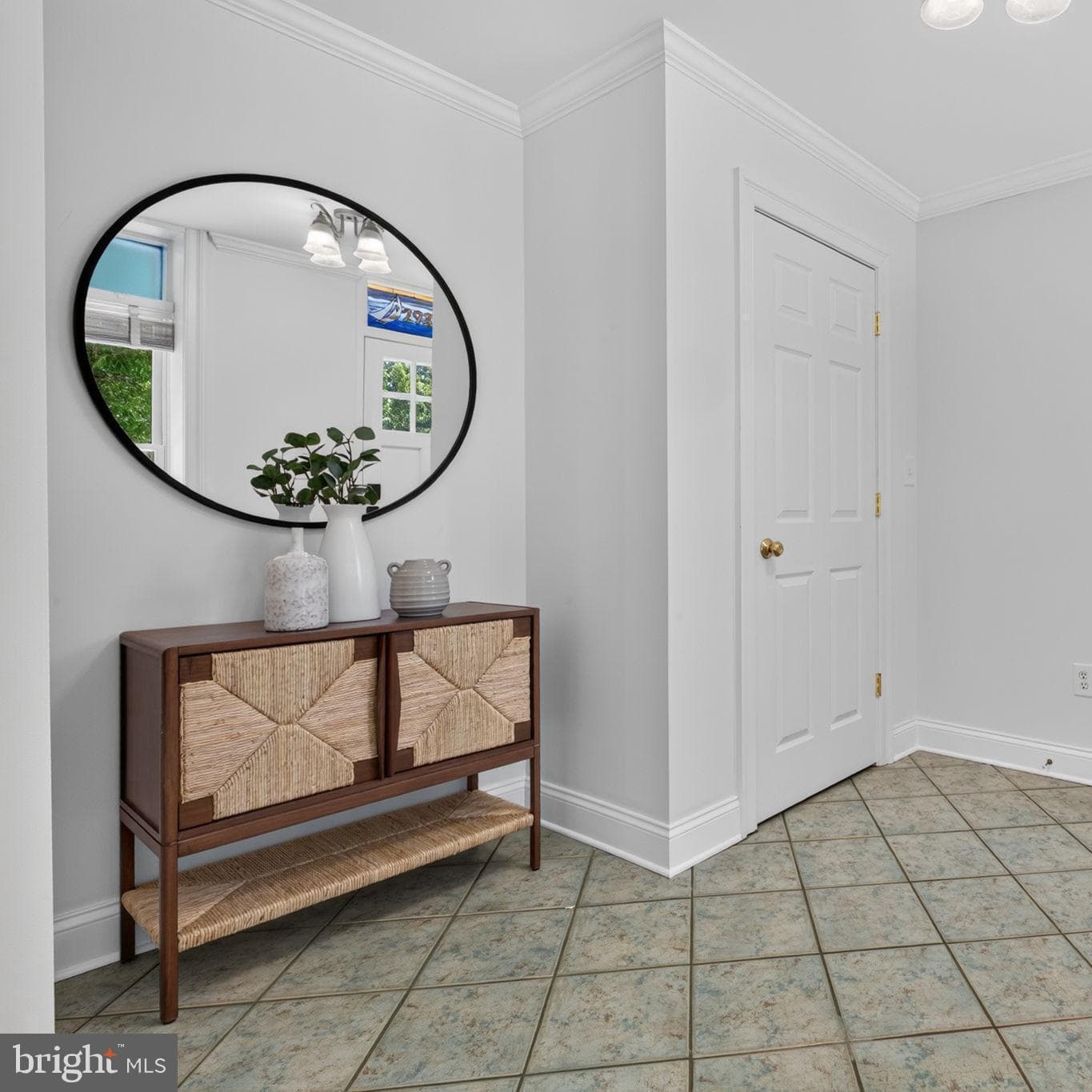 2932 Dillon Street photo 5