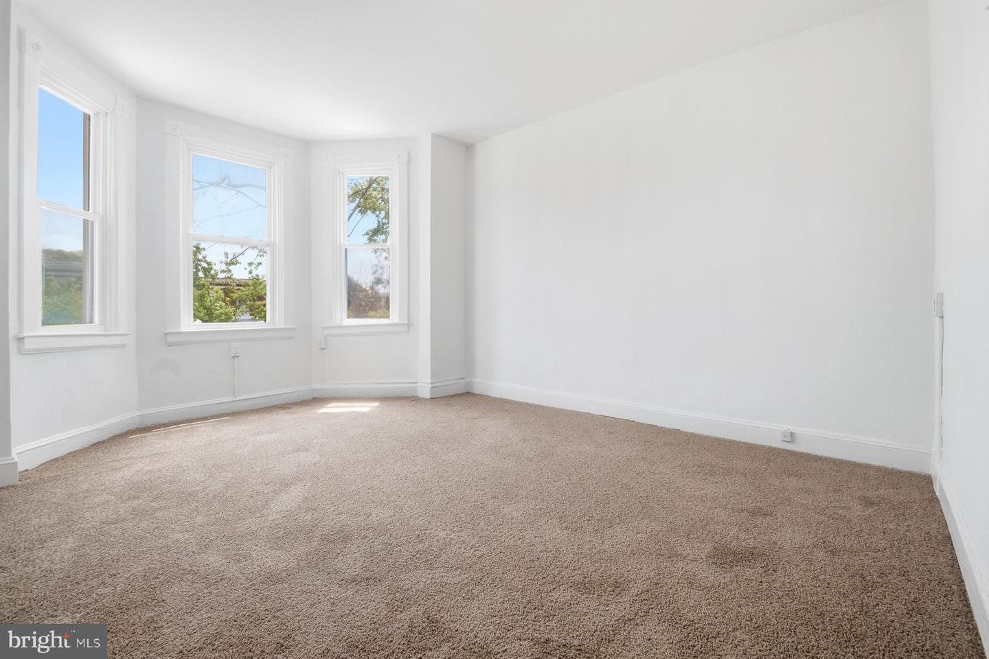 130 Collins Avenue S photo 28