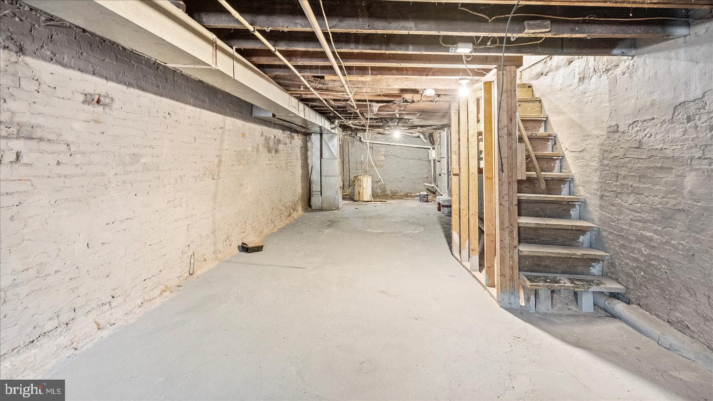 537 N Milton Avenue photo 33