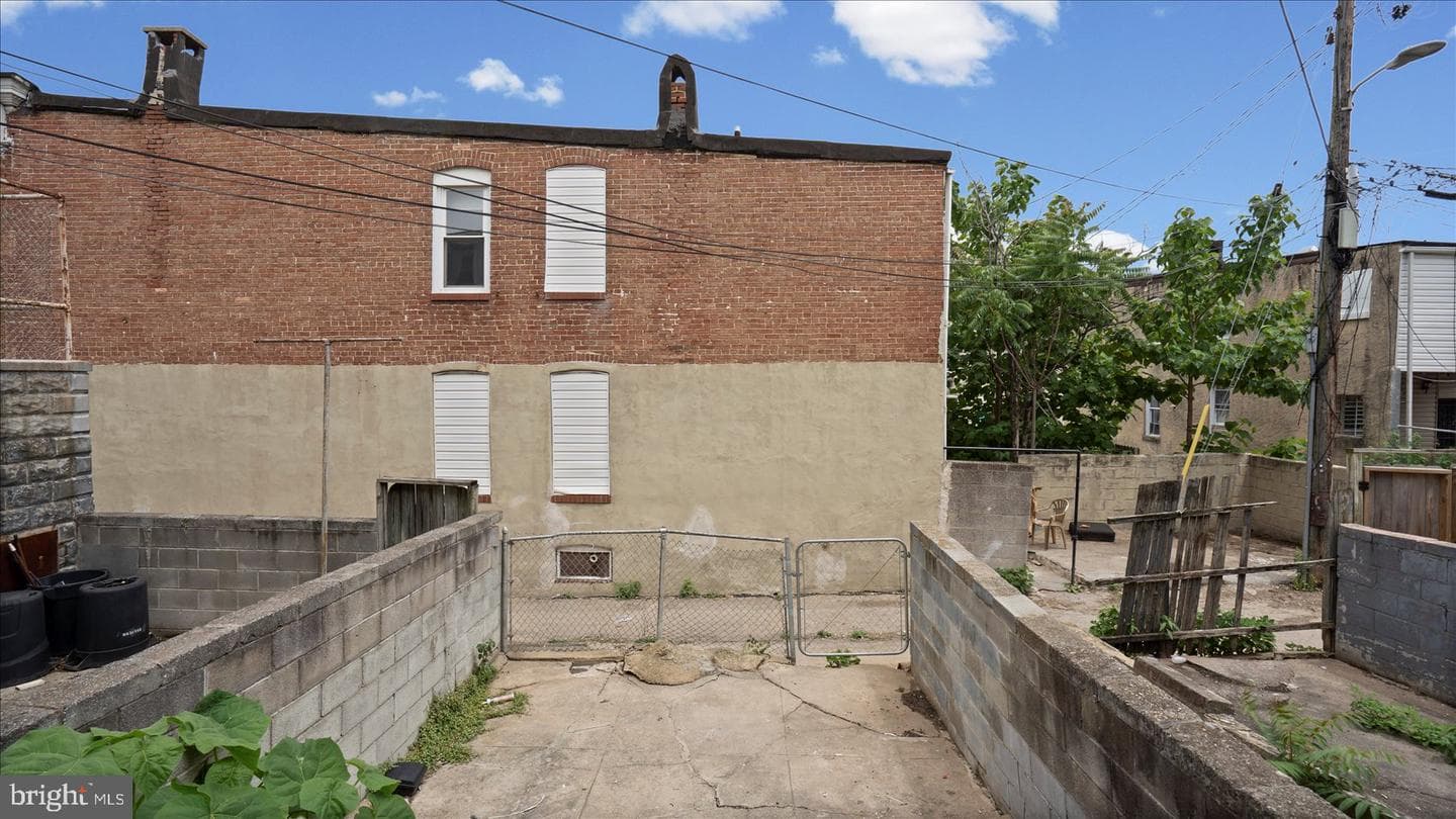537 N Milton Avenue photo 35
