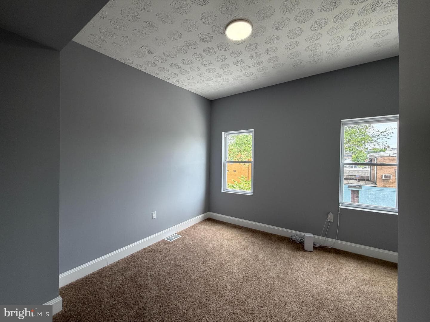 1410 N Milton Avenue photo 25