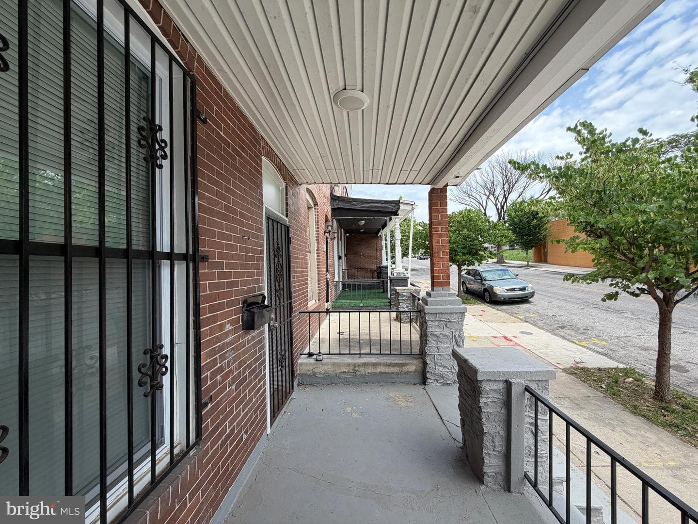 1410 N Milton Avenue photo 4