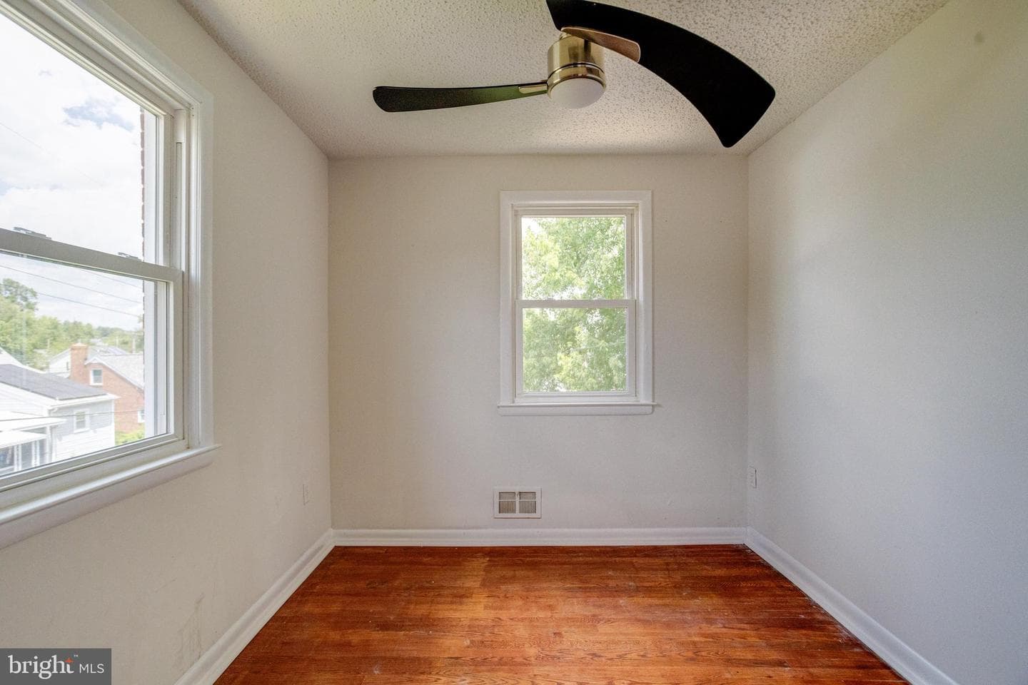 4600 Seifert Avenue photo 22
