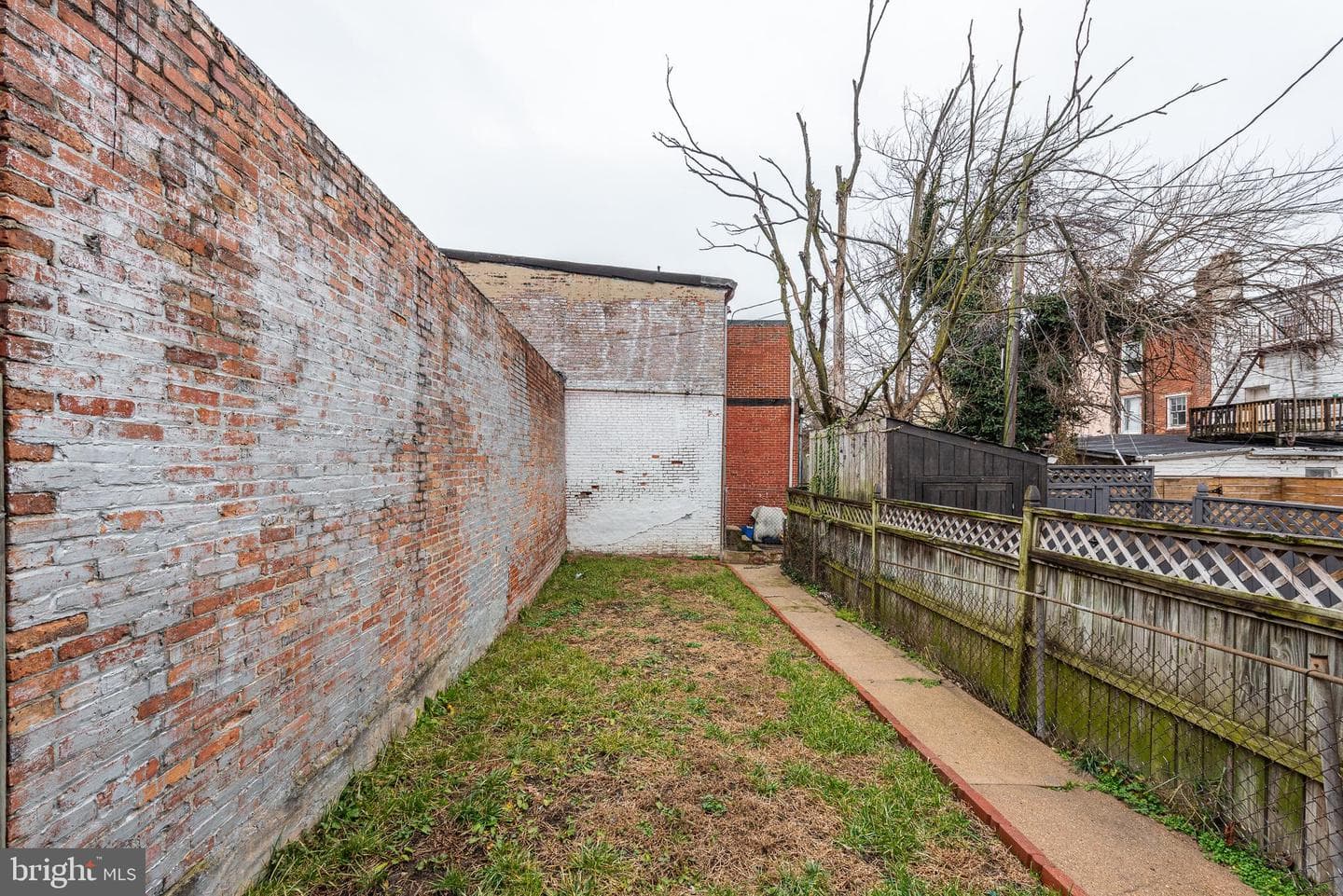 109 S Calhoun Street photo 28