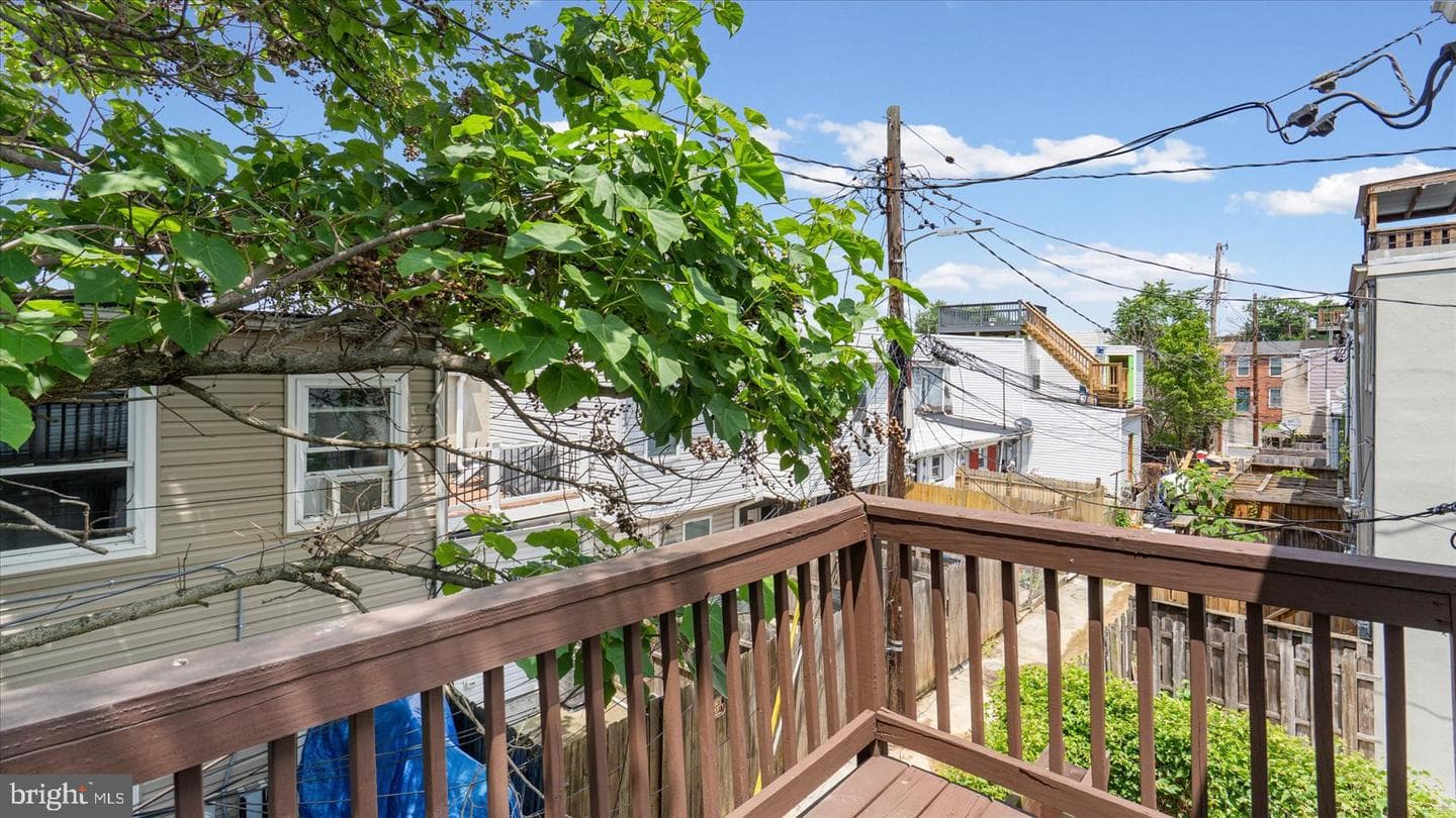 628 Wyeth Street photo 29