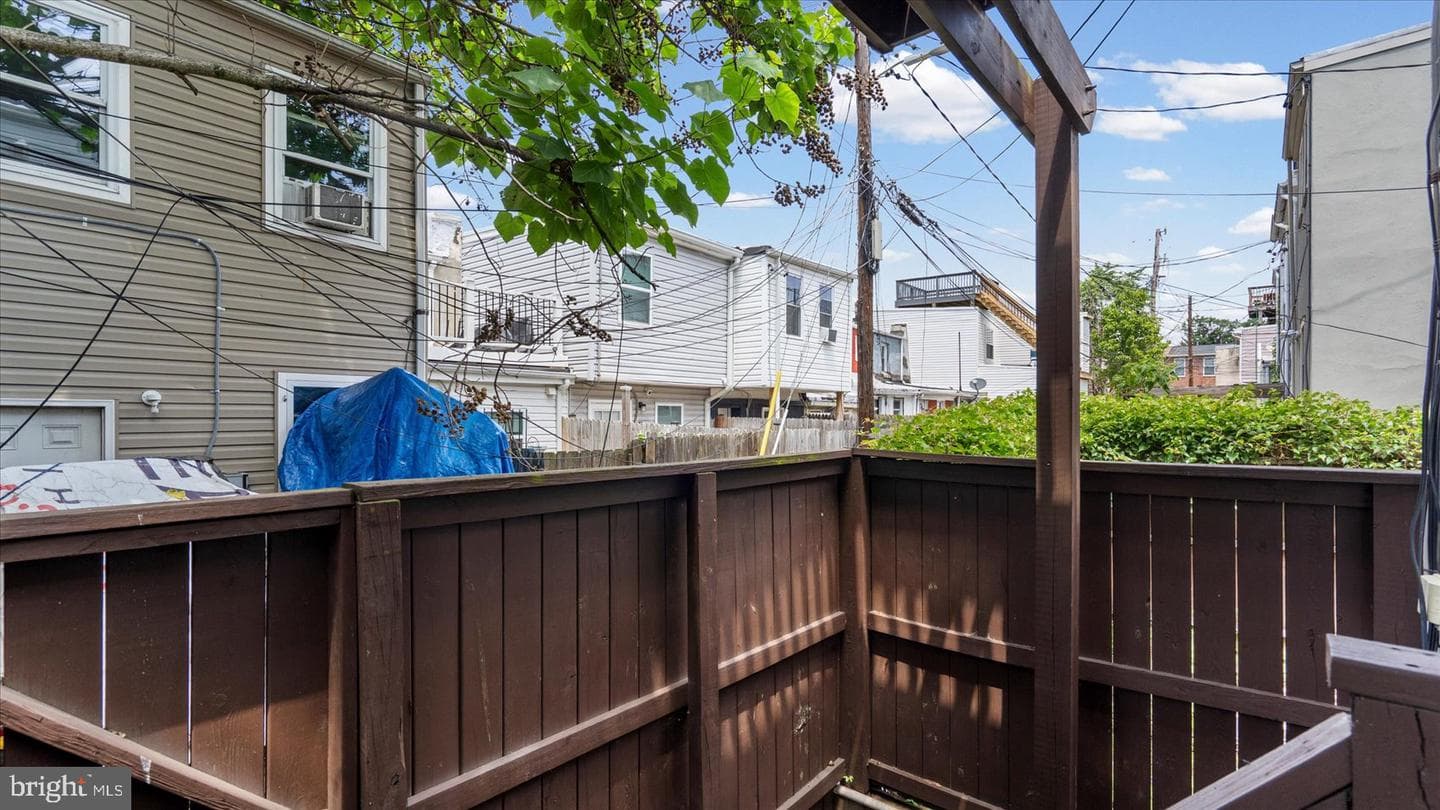 628 Wyeth Street photo 31