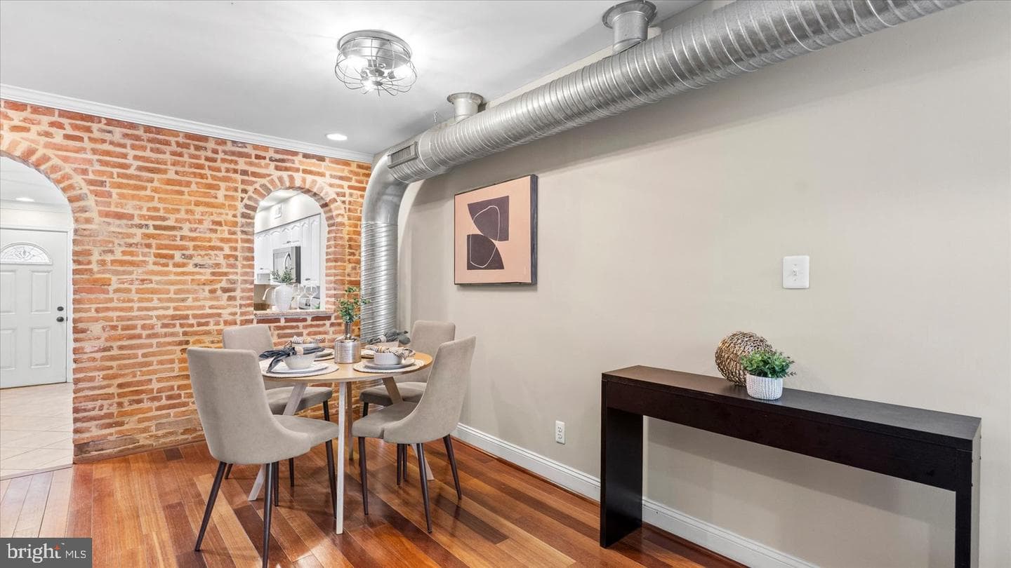 628 Wyeth Street photo 7
