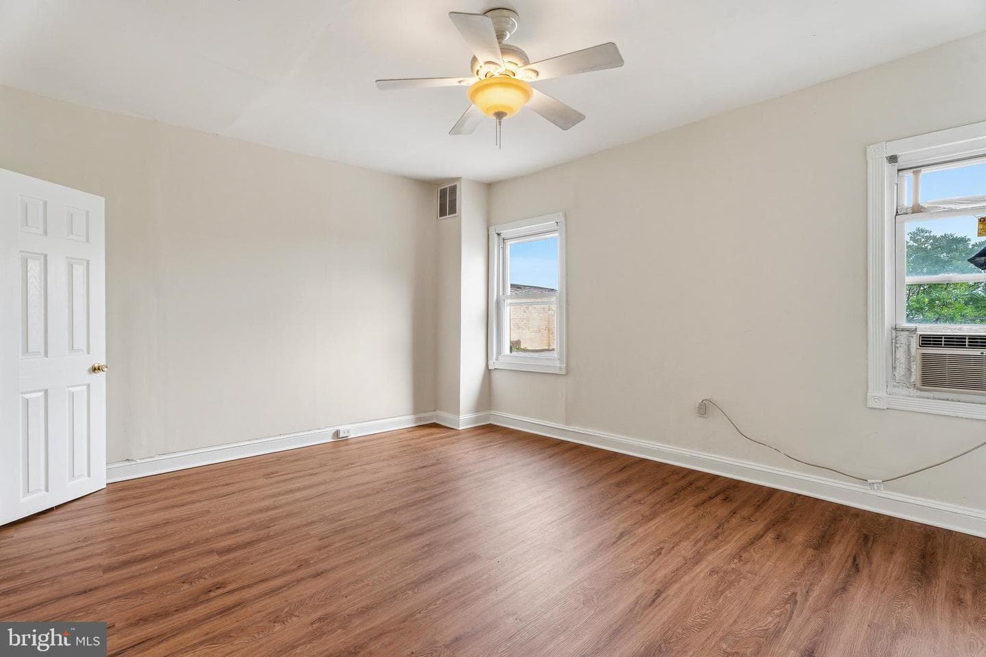 877 W Lombard Street photo 28