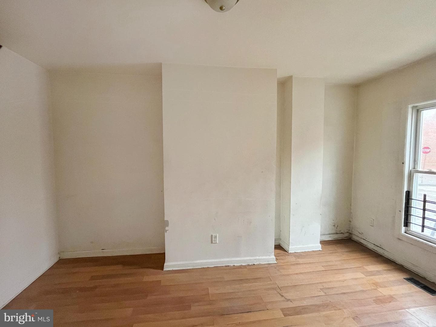 2452 Etting Street photo 4