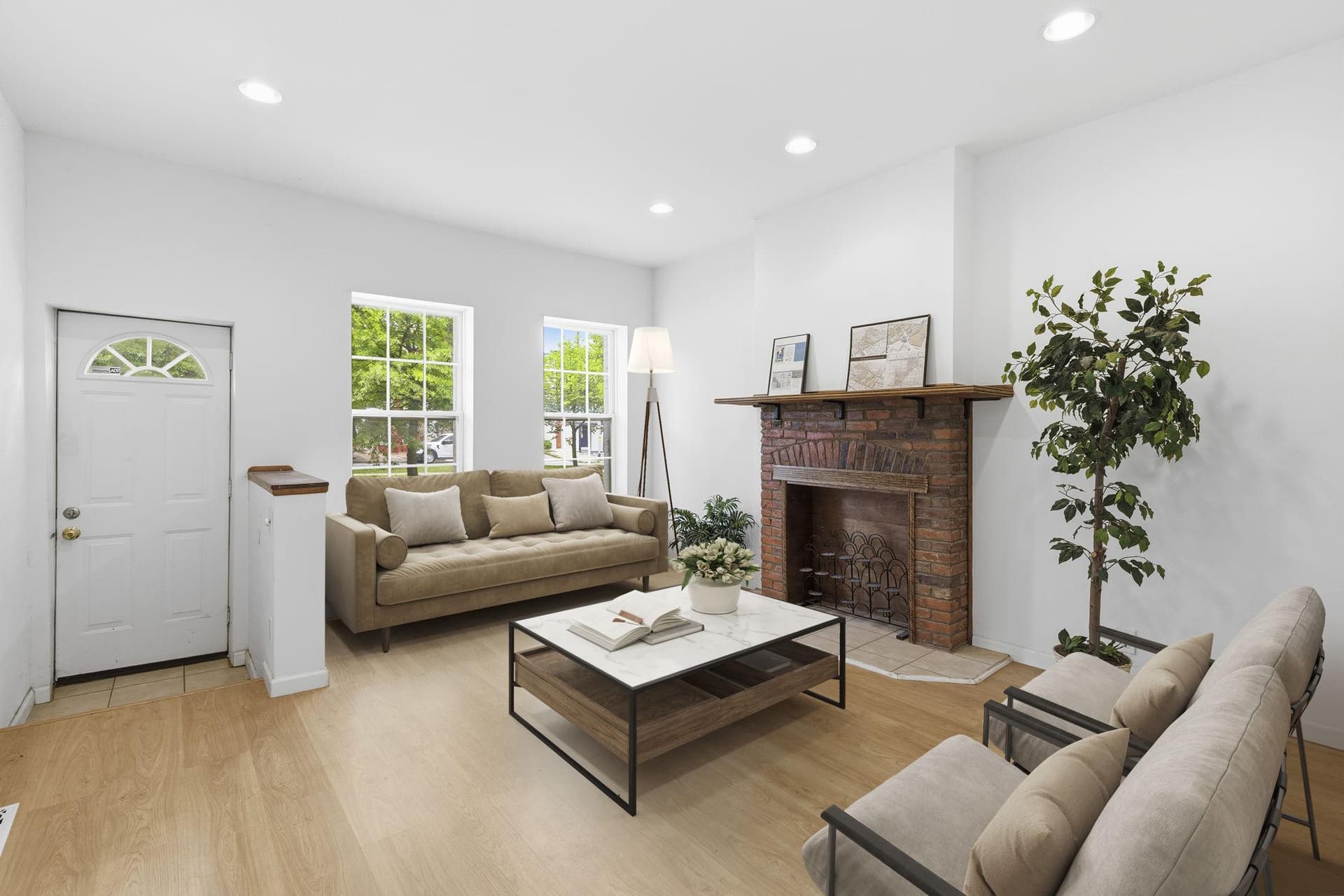 1311 N Broadway photo 3