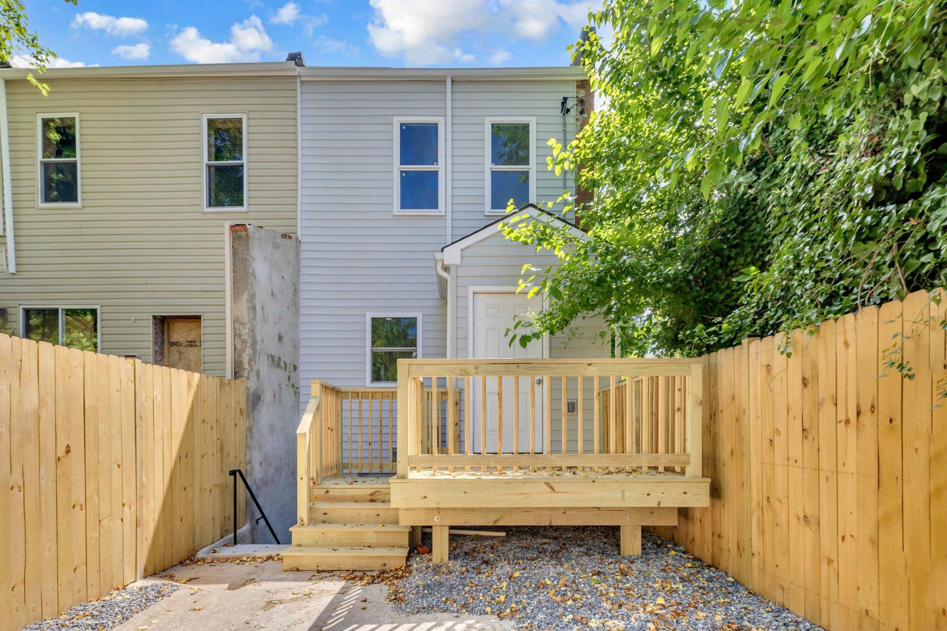1602 Carswell Street photo 12