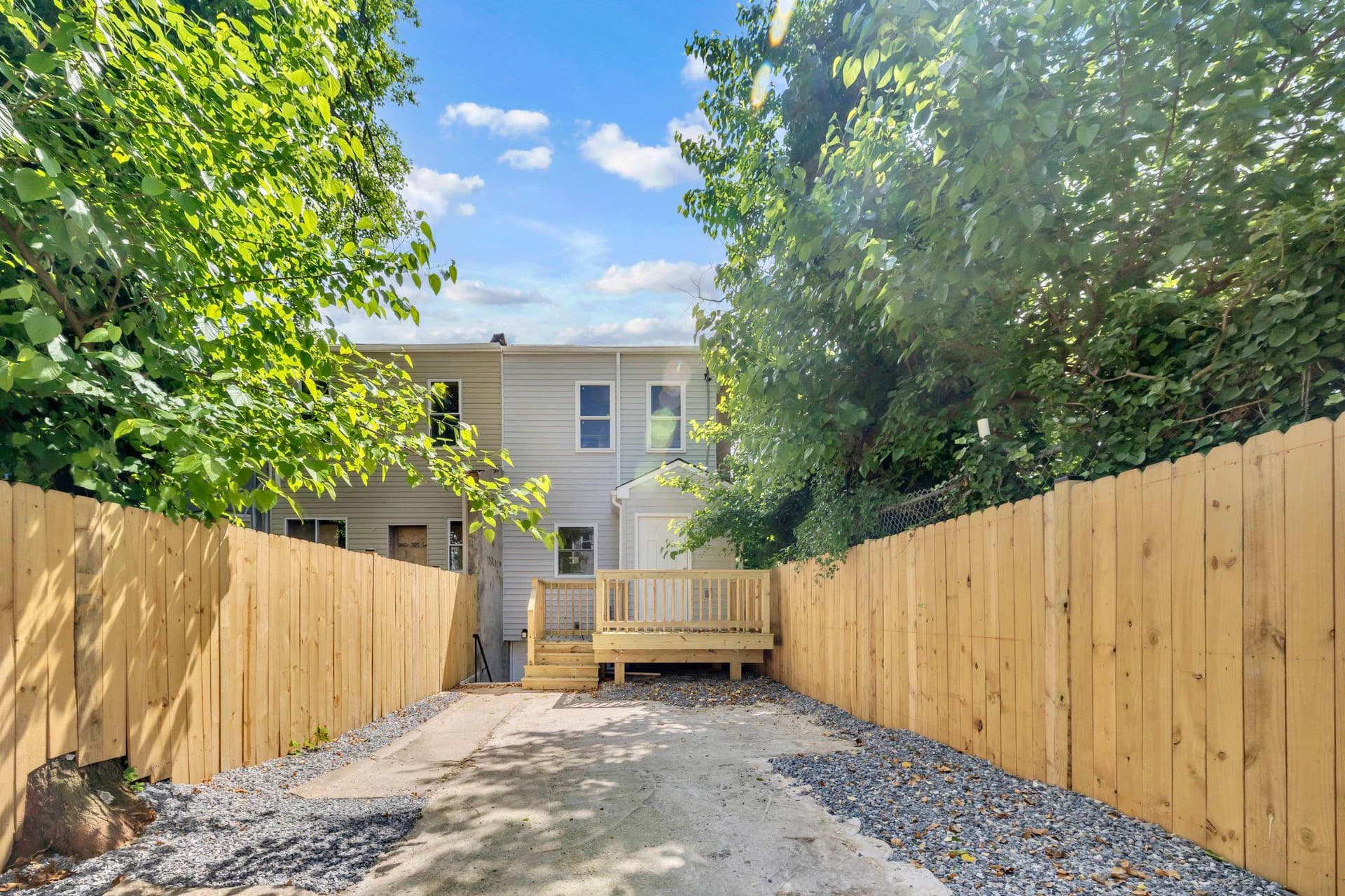 1602 Carswell Street photo 13