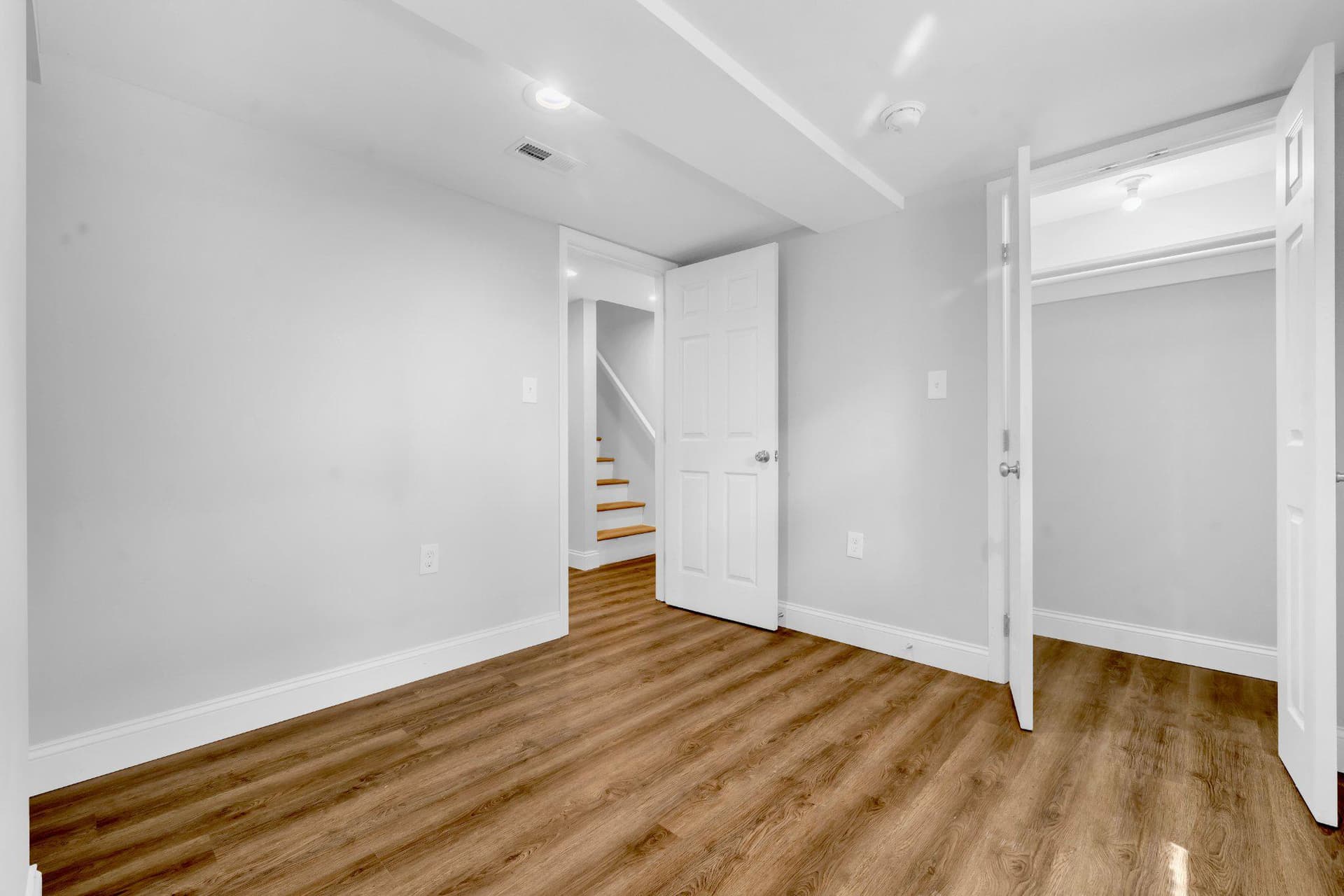 1602 Carswell Street photo 18