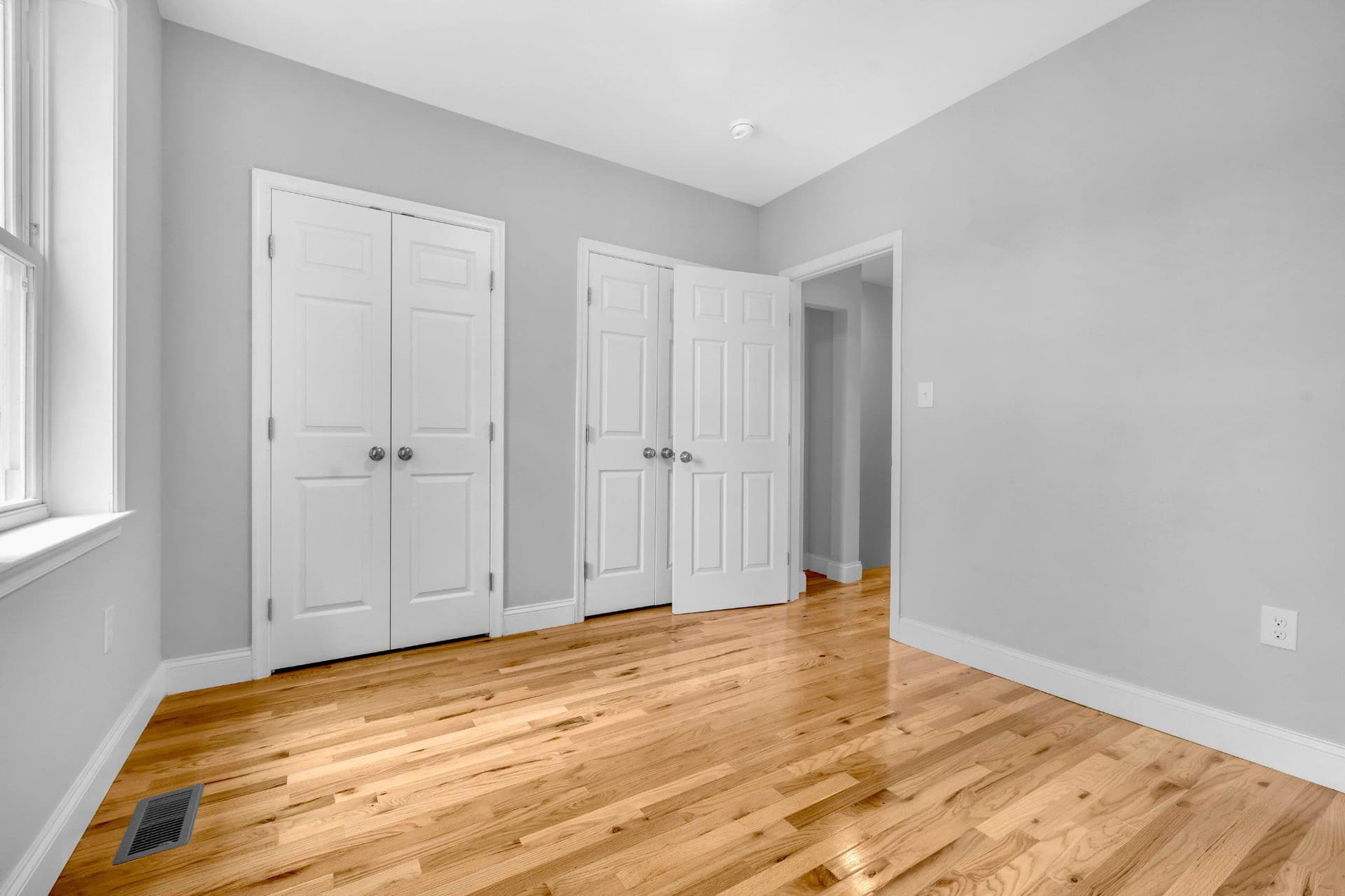 1602 Carswell Street photo 25