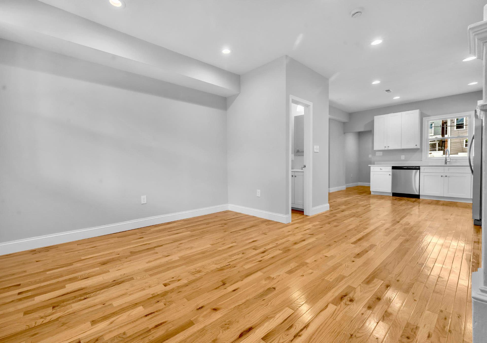 1602 Carswell Street photo 5