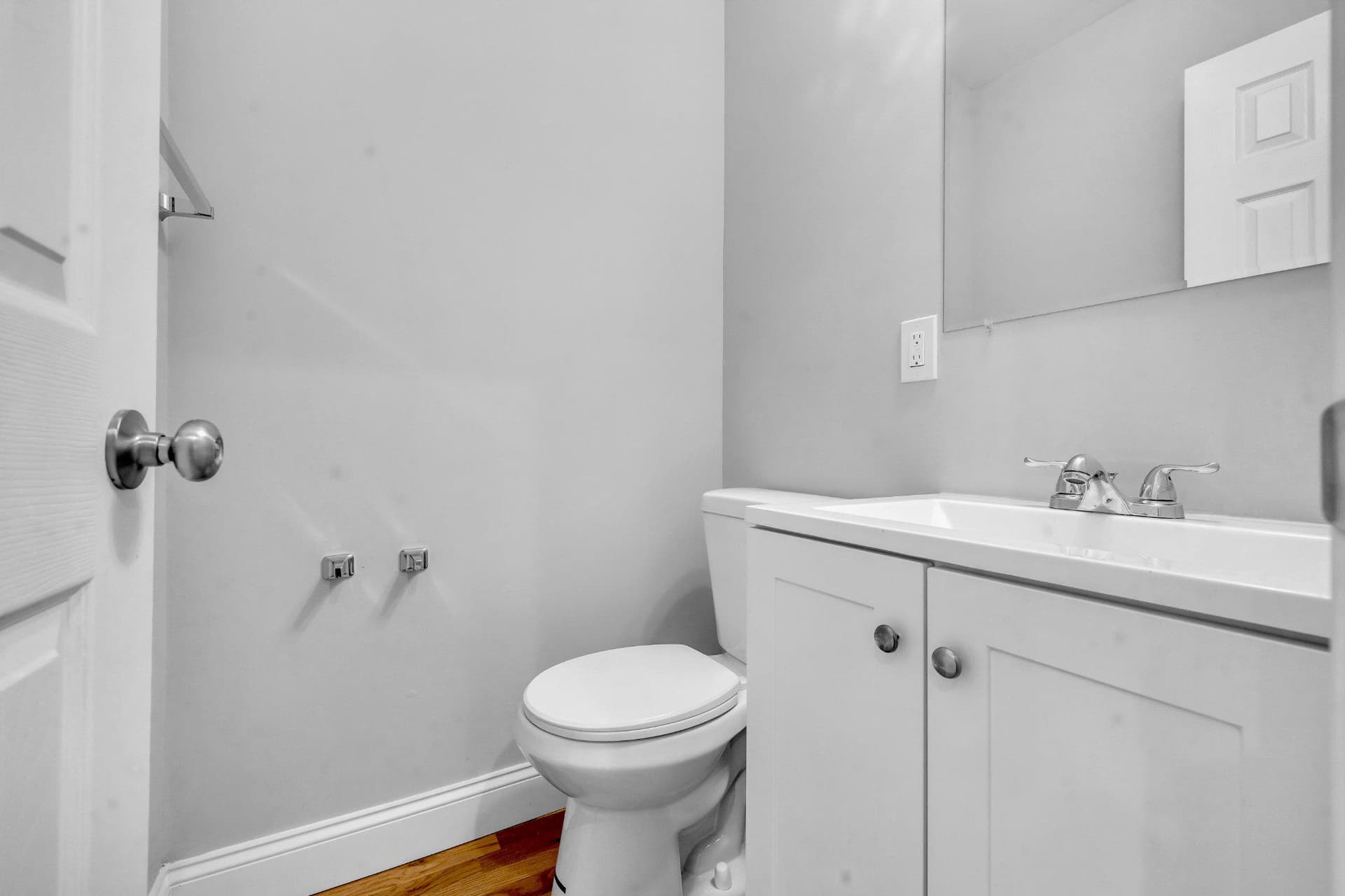 1602 Carswell Street photo 6
