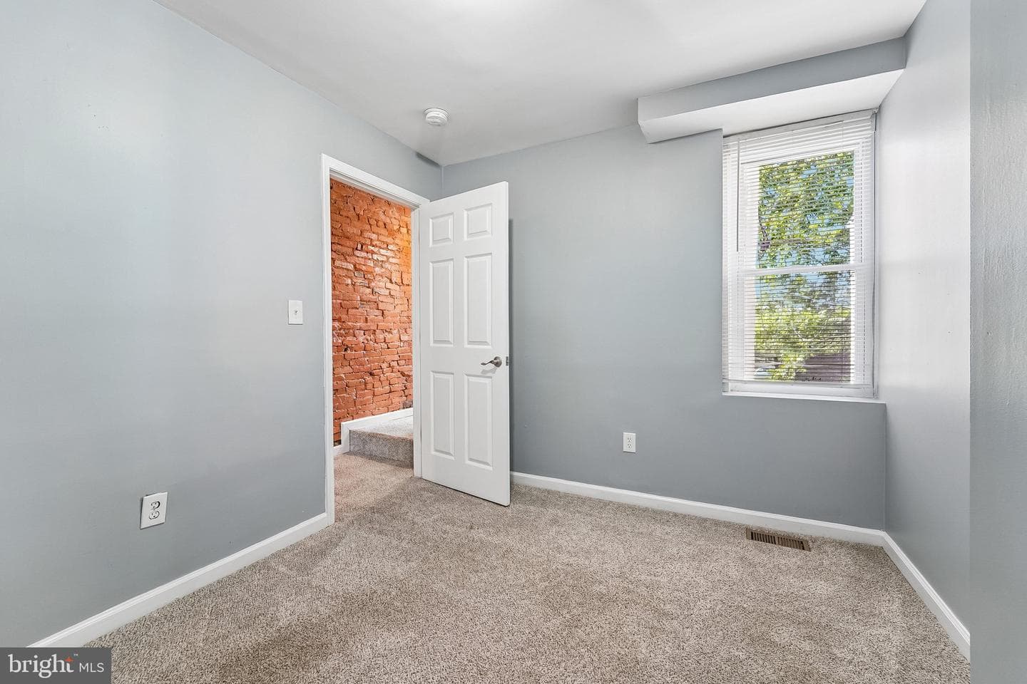 1629 E Oliver Street photo 21