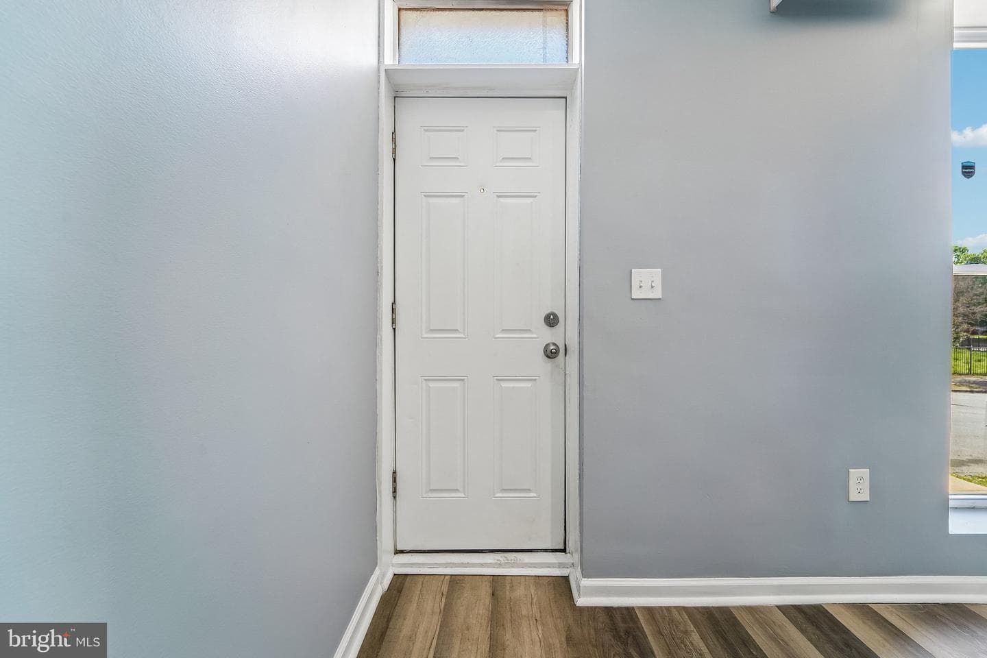 1629 E Oliver Street photo 4