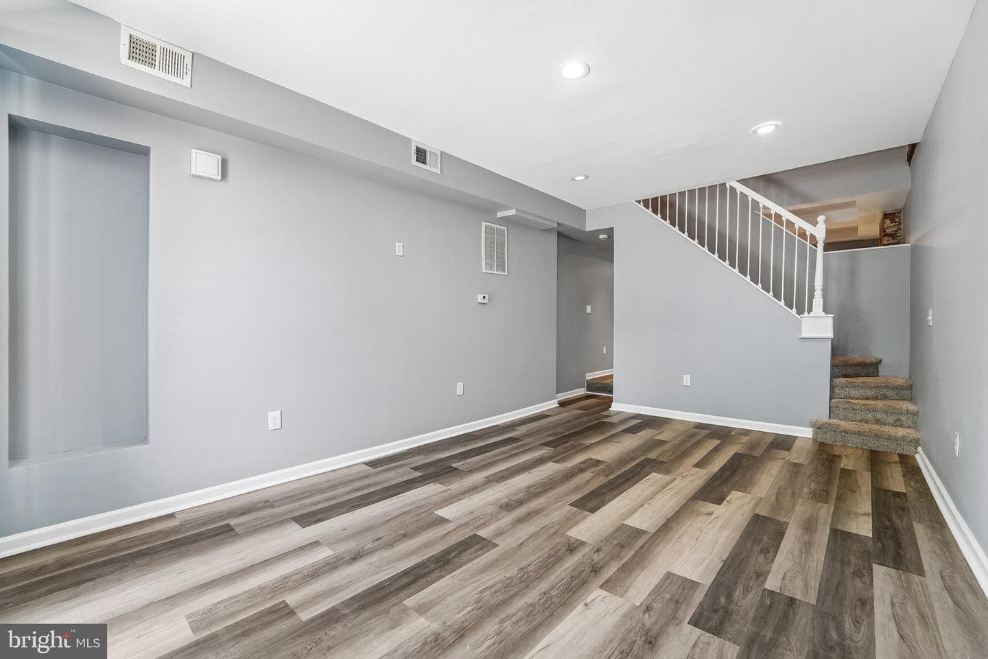 1629 E Oliver Street photo 5