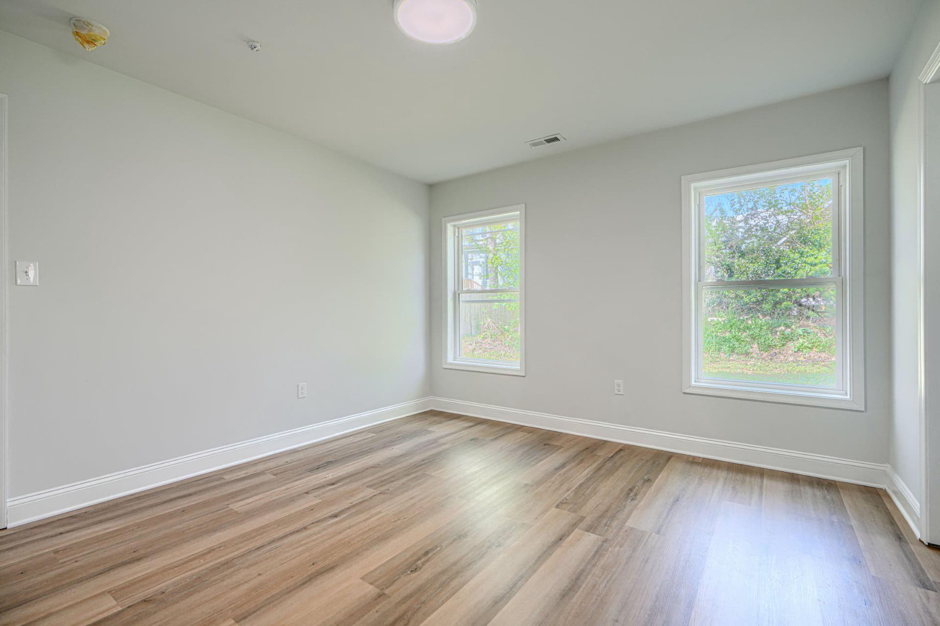 5213 Wilton Heights Avenue photo 9