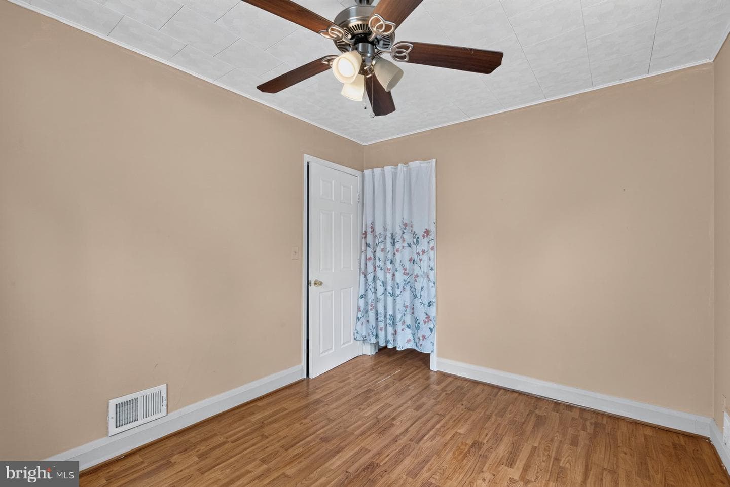 6509 Fairdel photo 16