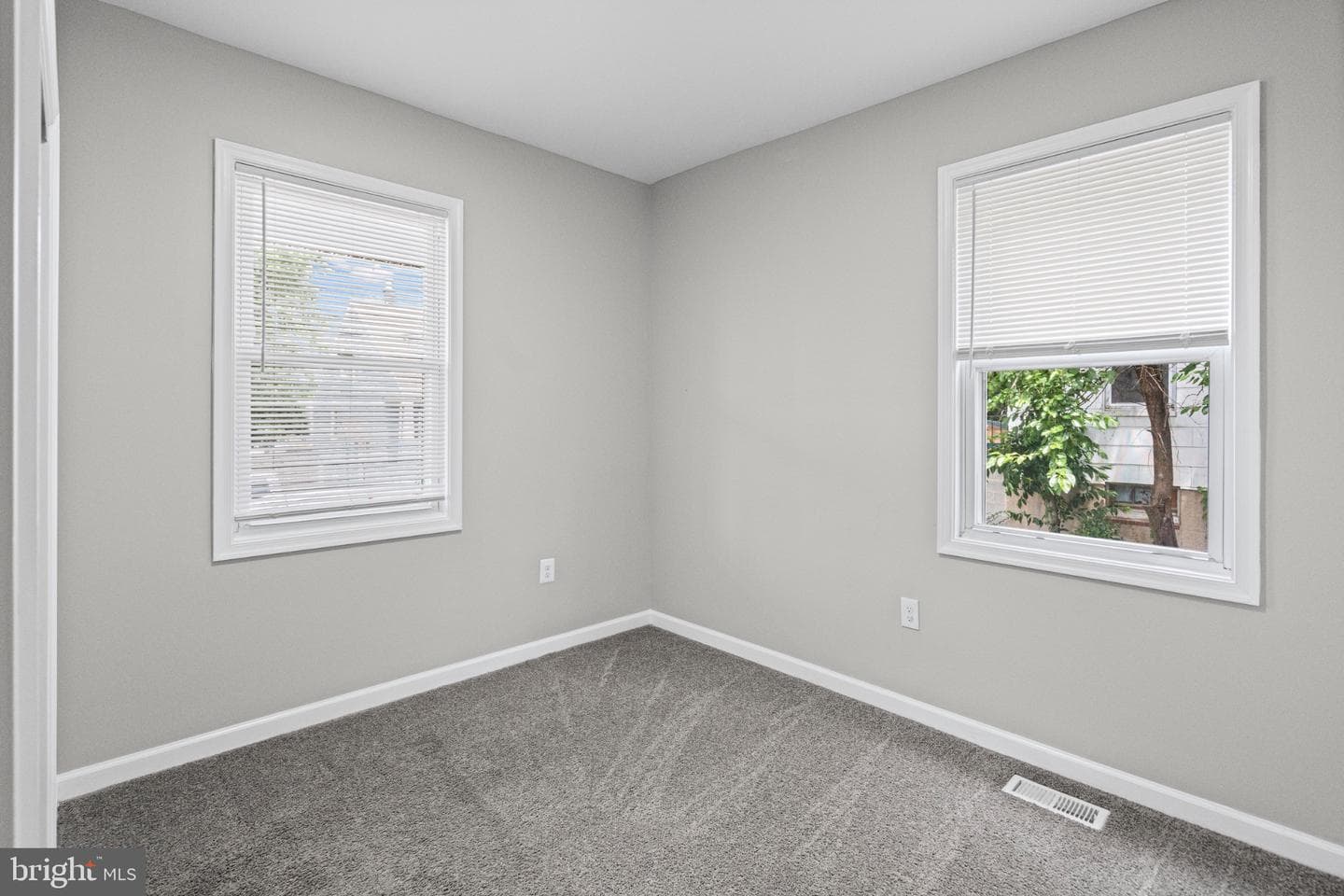4619 Asbury Avenue photo 22