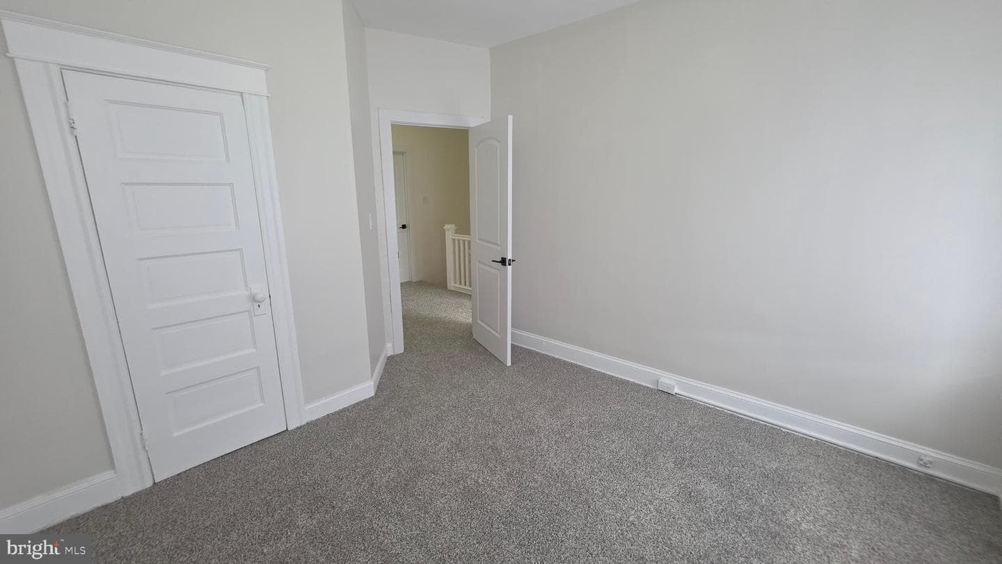 752 N Grantley Street photo 25