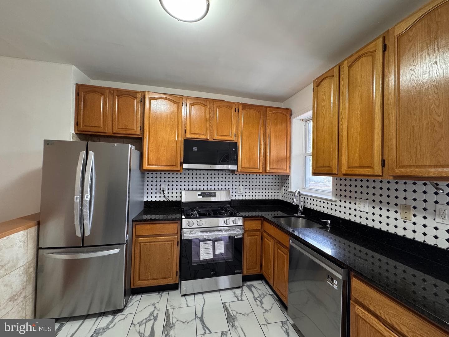 3307 Abell Avenue photo 4