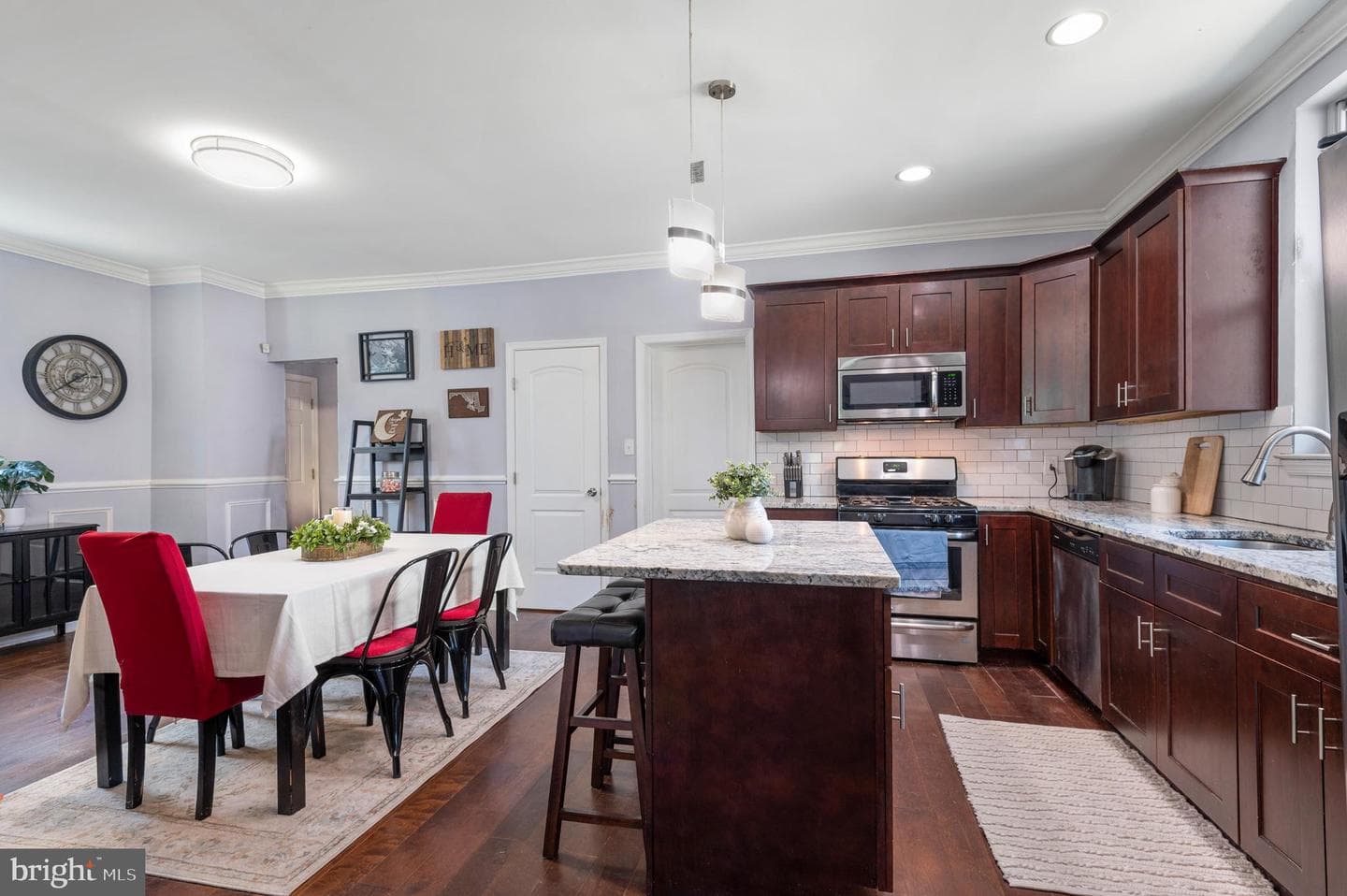 3010 Howard Park Avenue photo 9