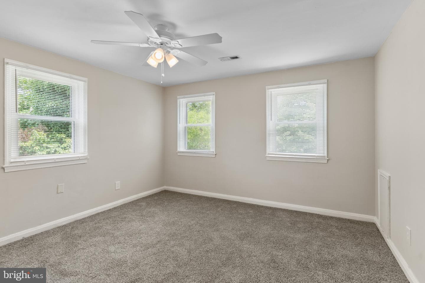 6023 Chinquapin Parkway photo 10