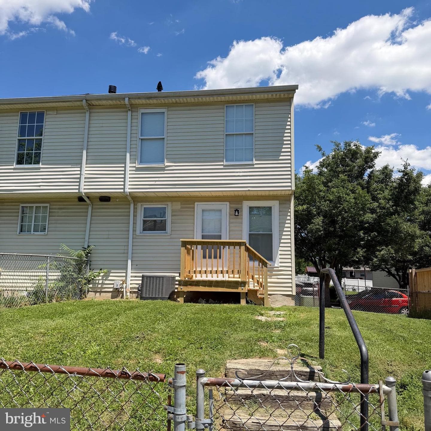 1214 N Woodyear Street photo 18