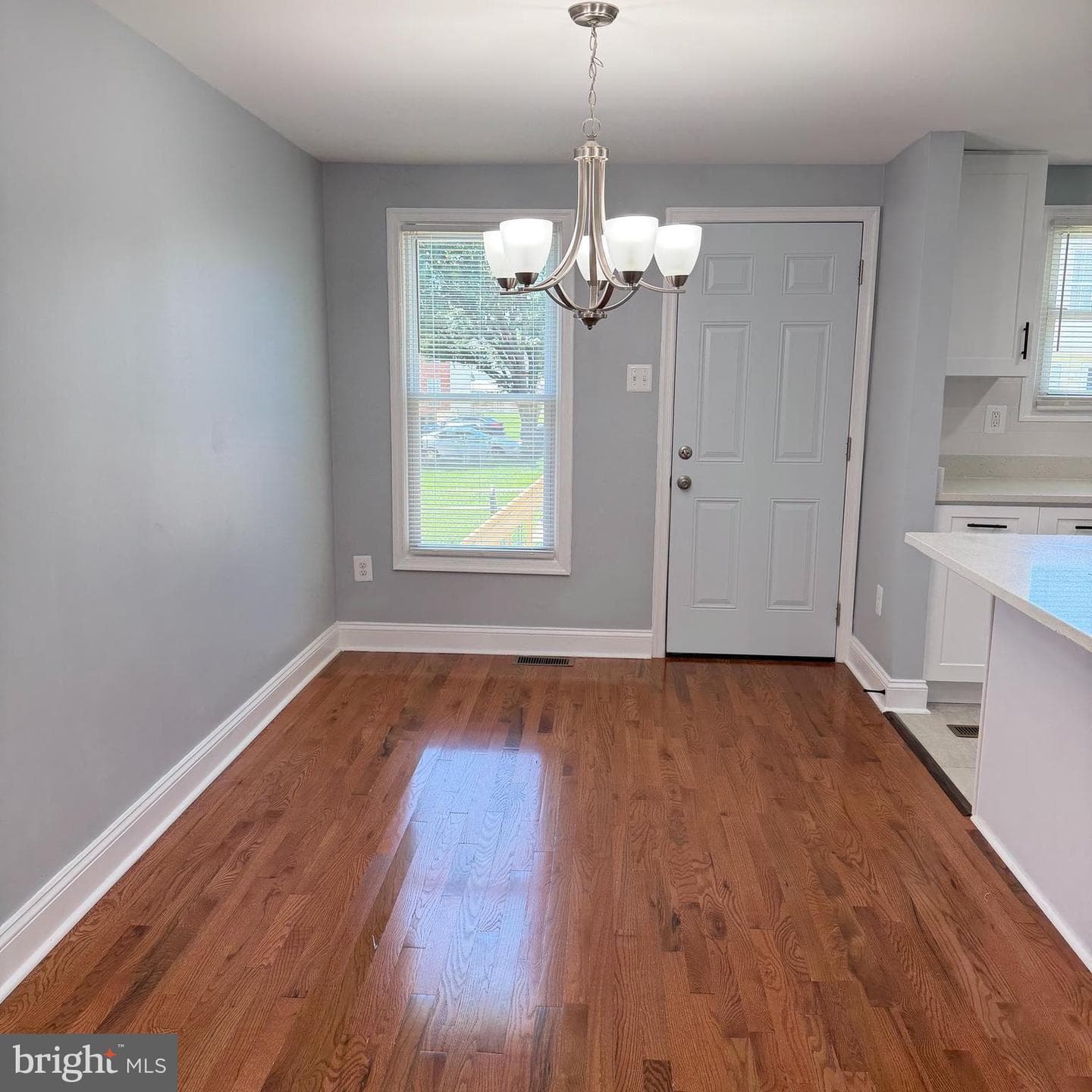 1214 N Woodyear Street photo 4