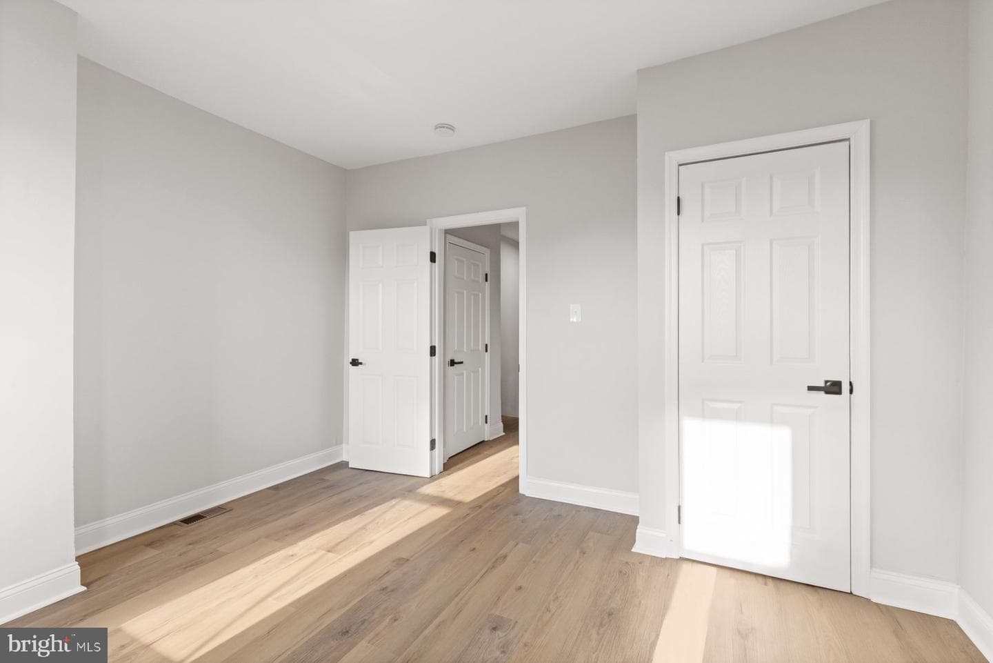 653 Bartlett Avenue photo 21