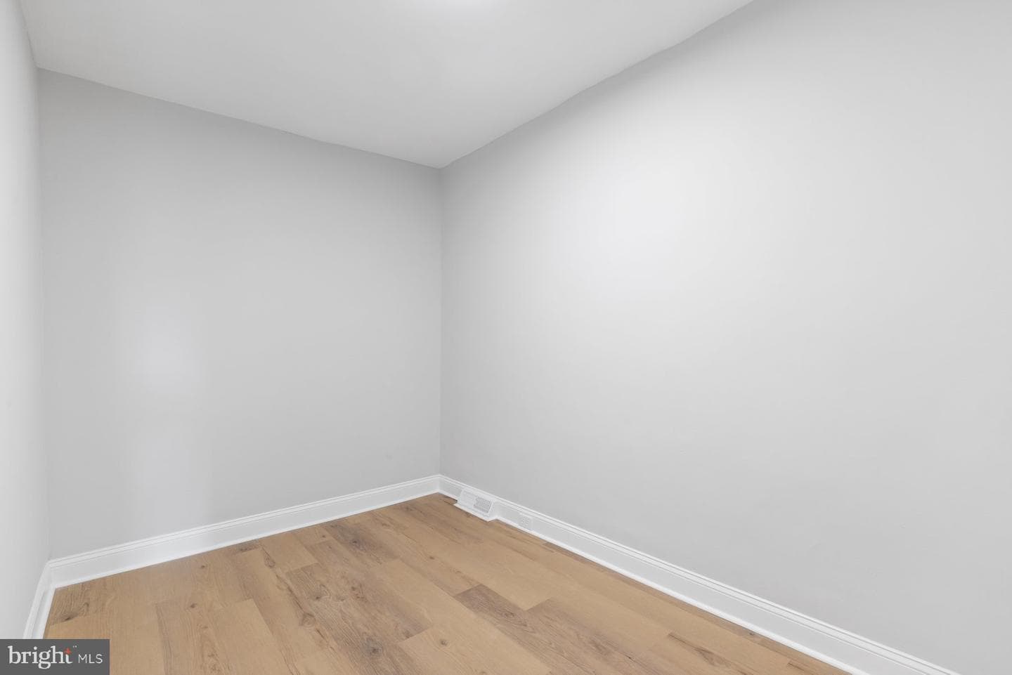 653 Bartlett Avenue photo 22