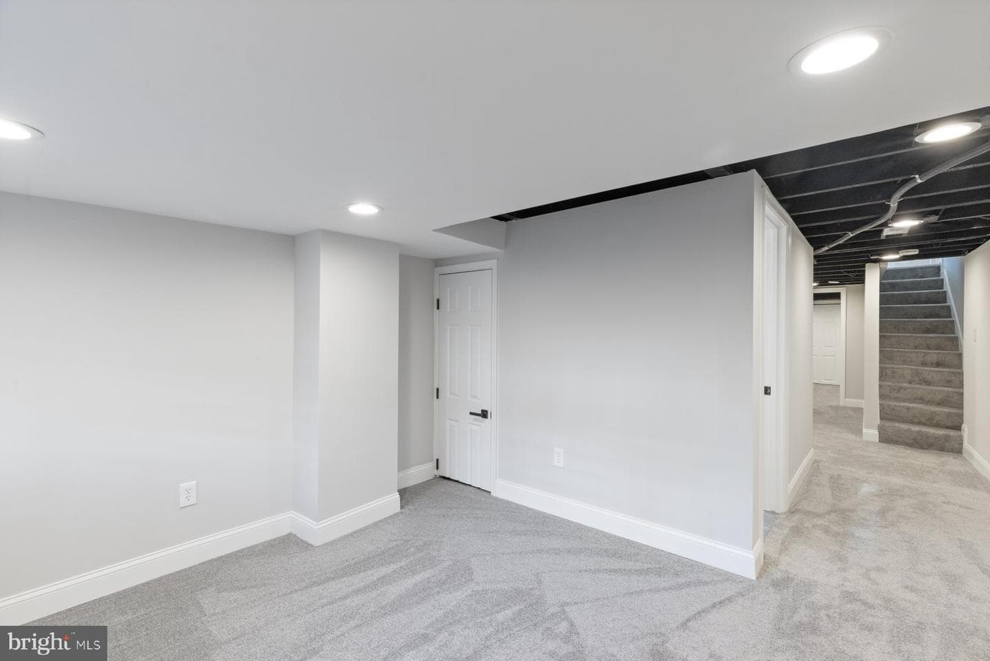 653 Bartlett Avenue photo 25