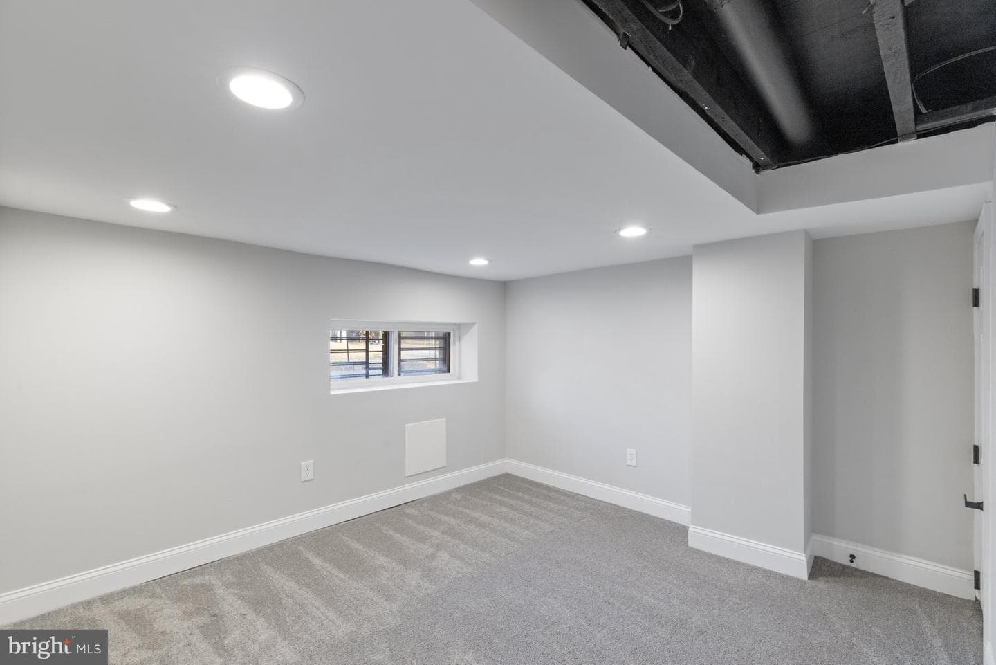 653 Bartlett Avenue photo 27