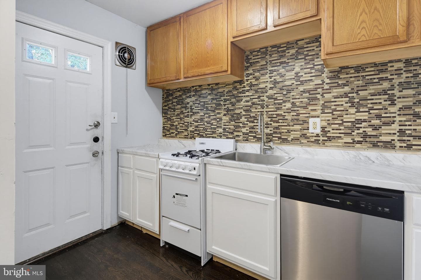 3704 Saint Margaret Street photo 5