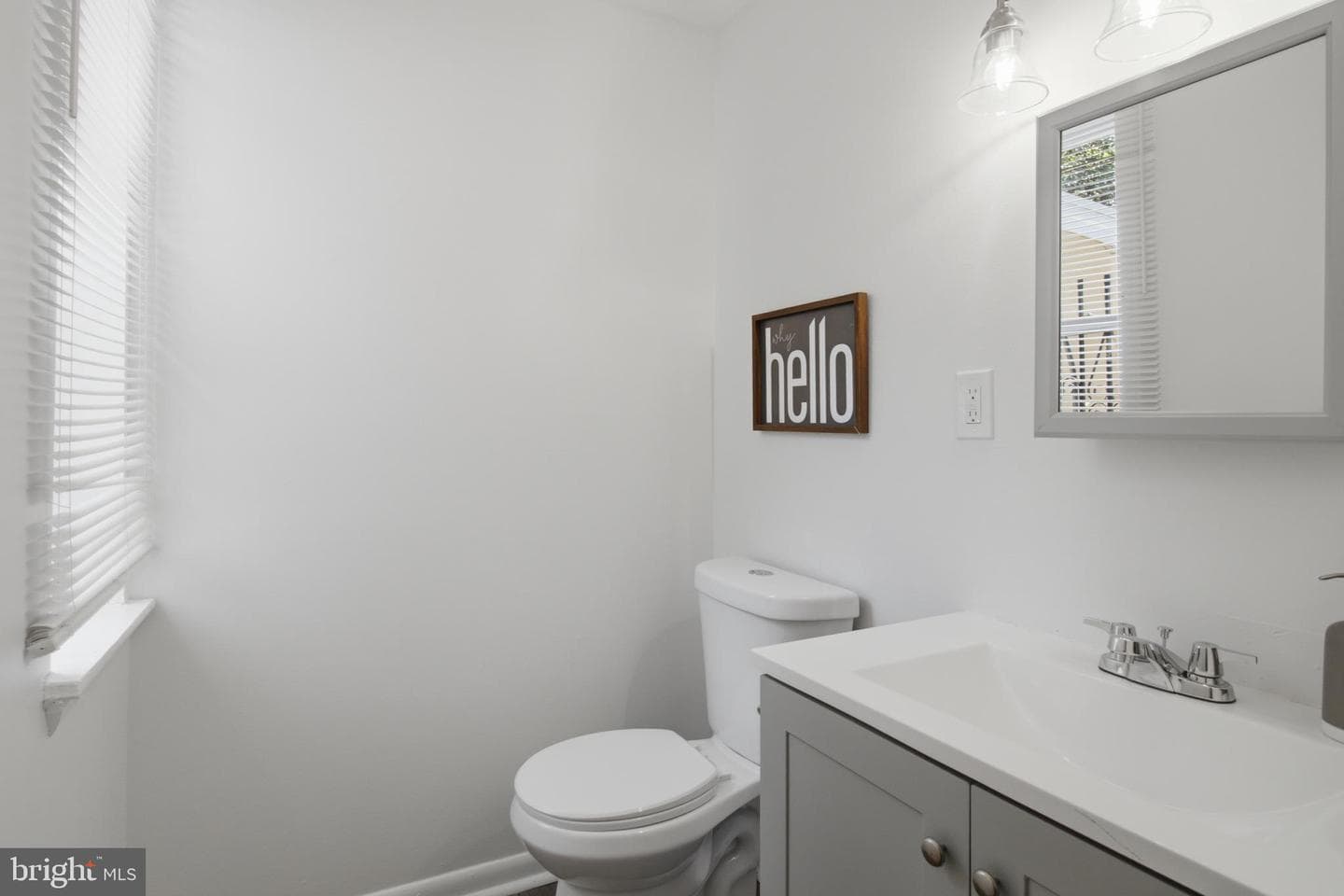 1523 Argyle Avenue photo 11