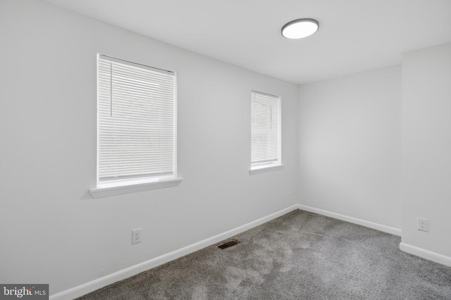 1523 Argyle Avenue photo 18