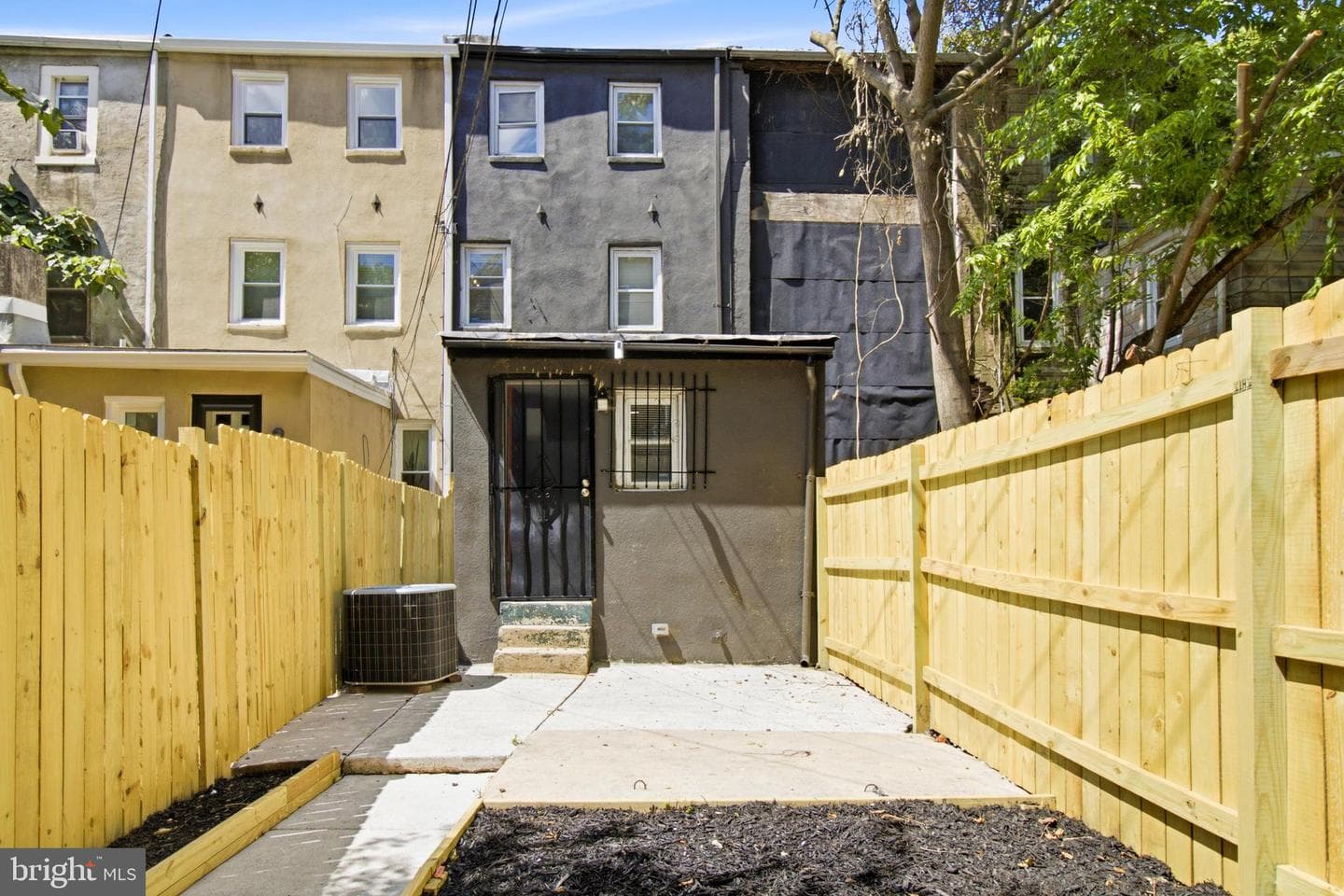 1523 Argyle Avenue photo 25