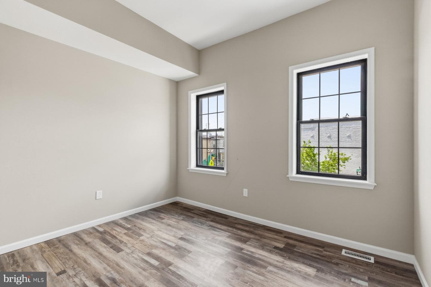 1001 S Carey Street photo 12