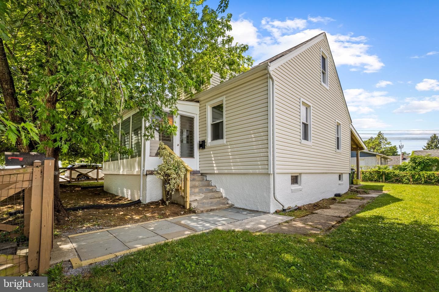 4400 Buchanan Avenue photo 3
