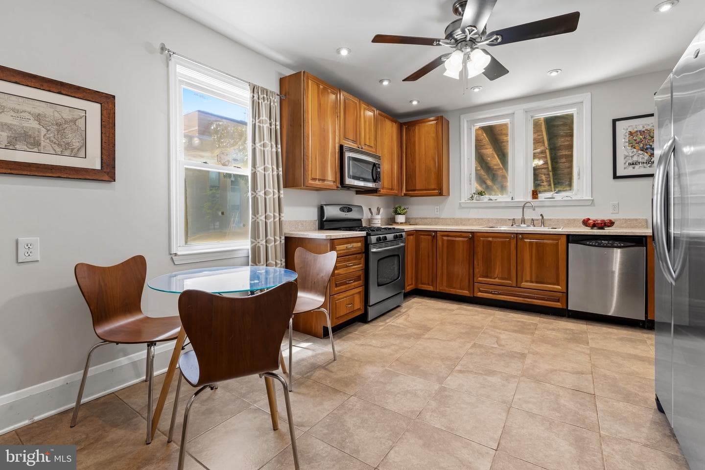 4400 Buchanan Avenue photo 8