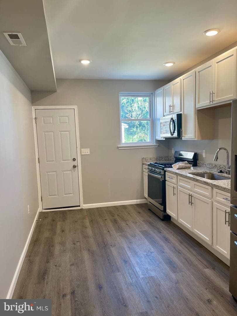 1830 Walbrook Avenue photo 4