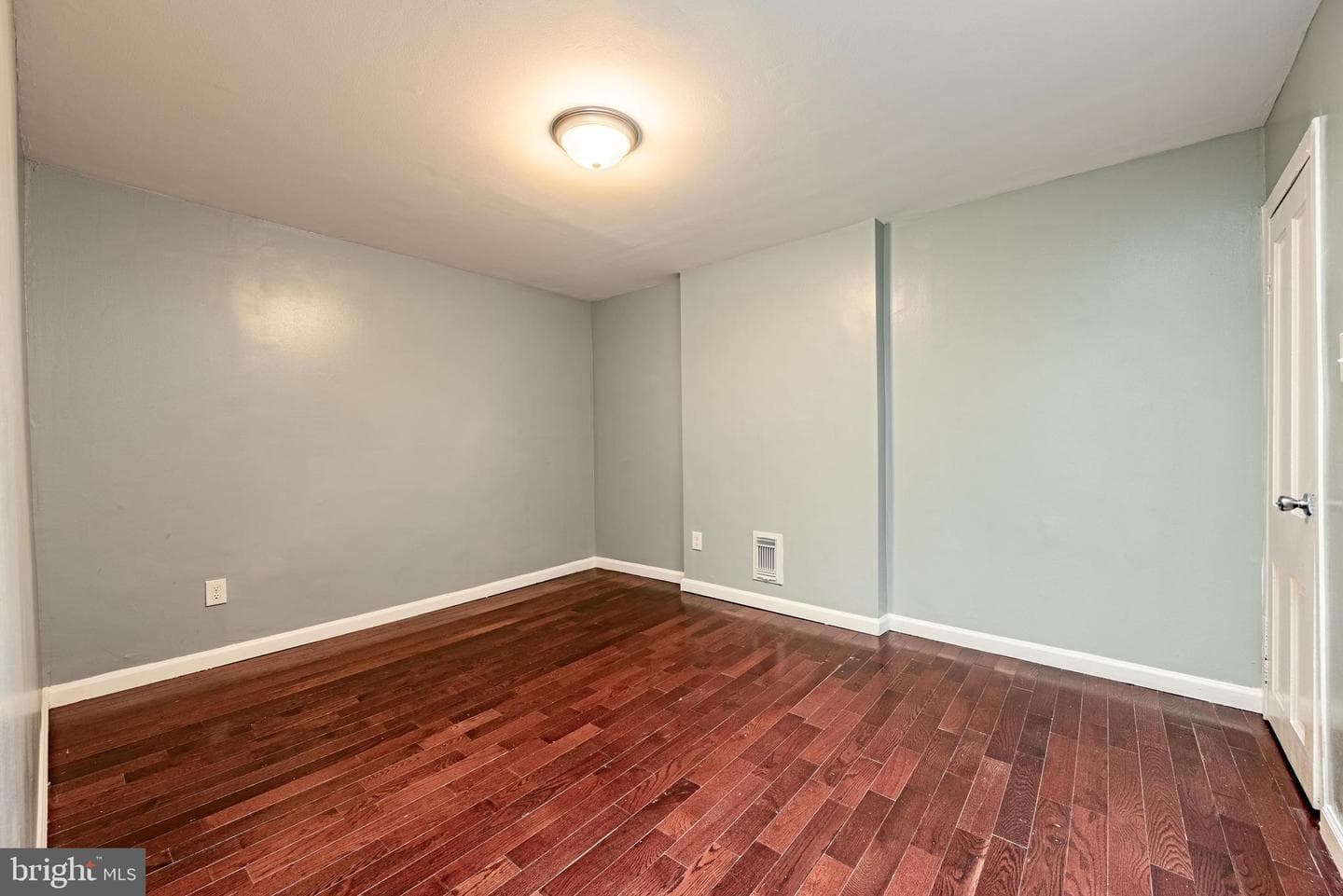 2019 E North Avenue photo 13