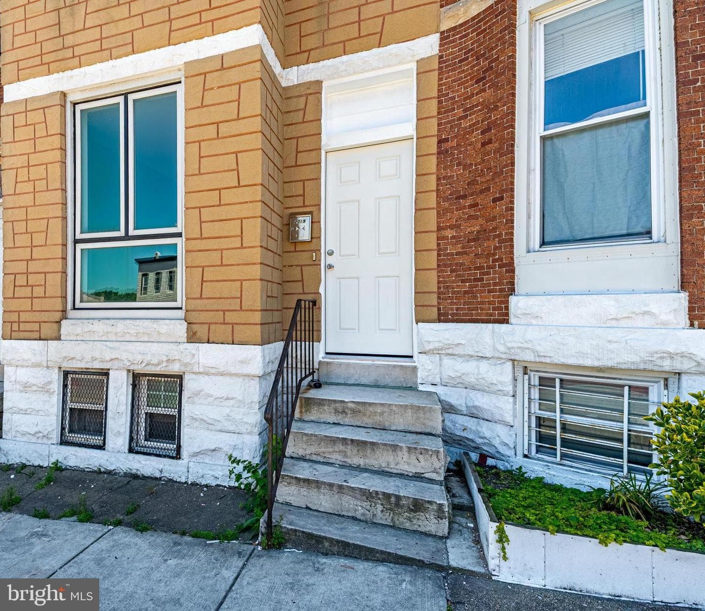 2019 E North Avenue photo 2
